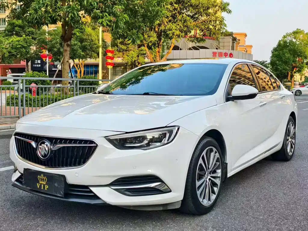 Buick Regal 2018 — фото 1