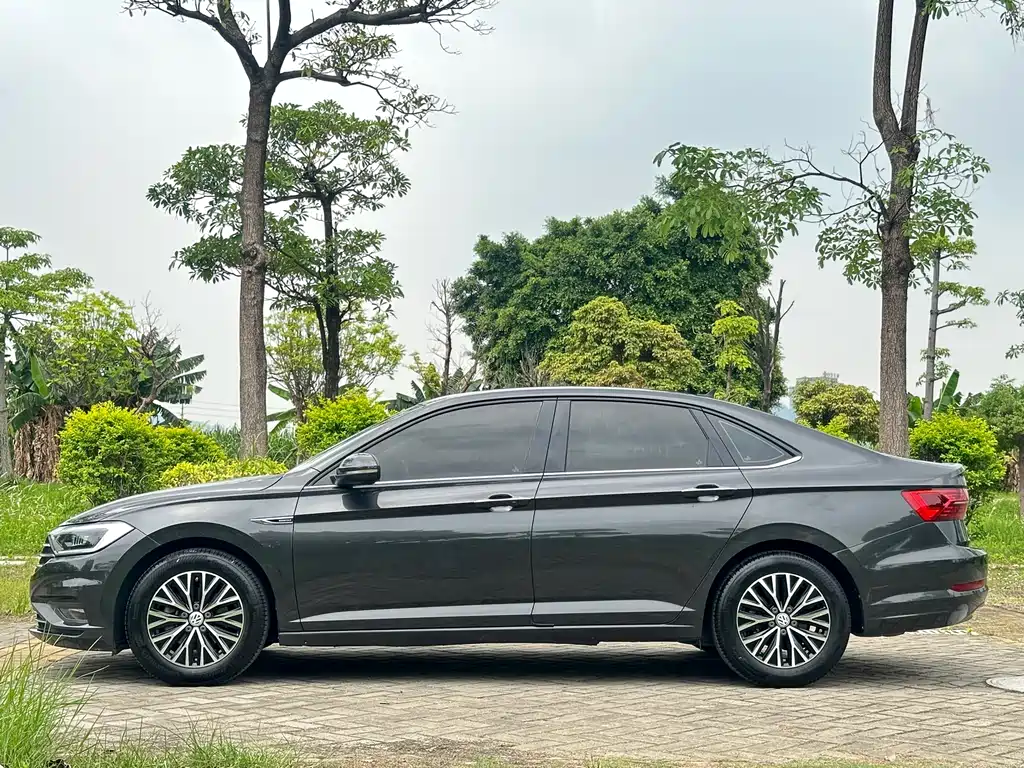 Volkswagen Sagitar 2021