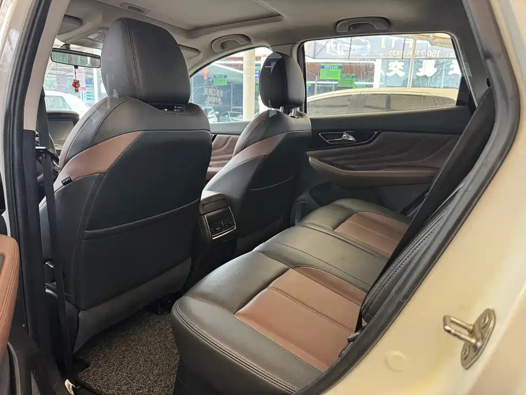 Dongfeng Fengshen AX7 2018 — фото 8