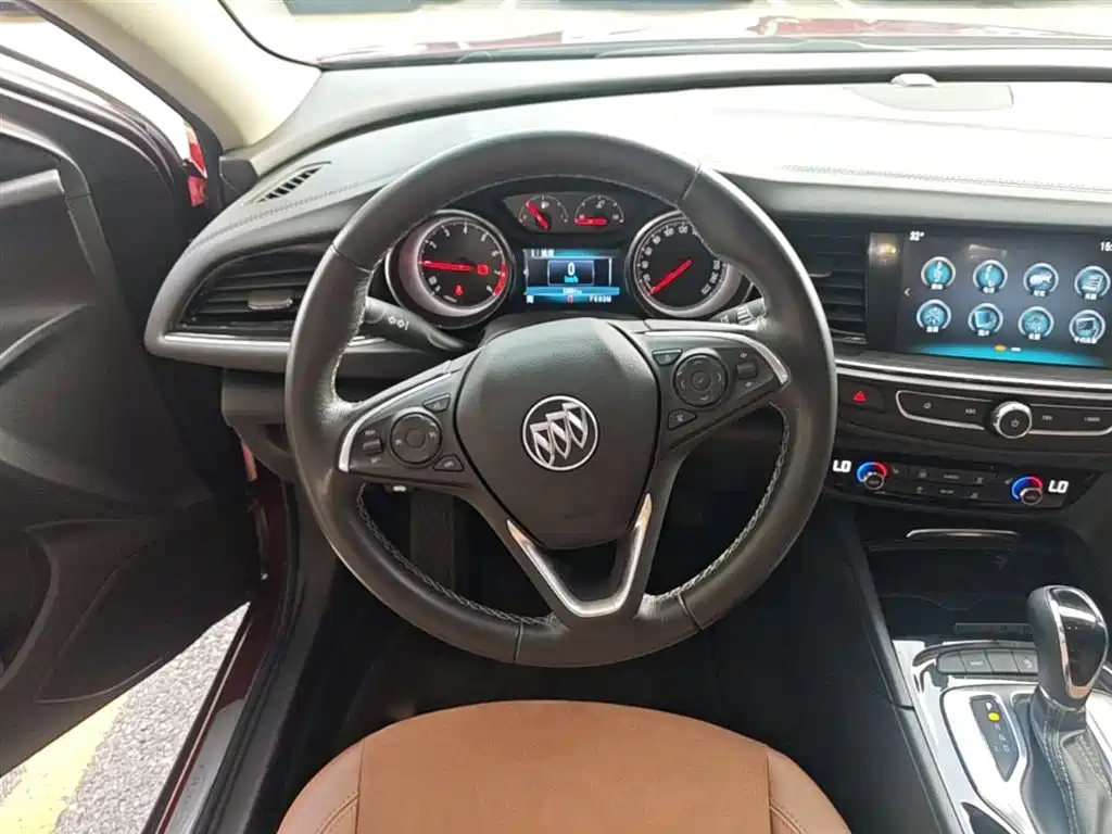 Buick Regal 2020 — фото 11