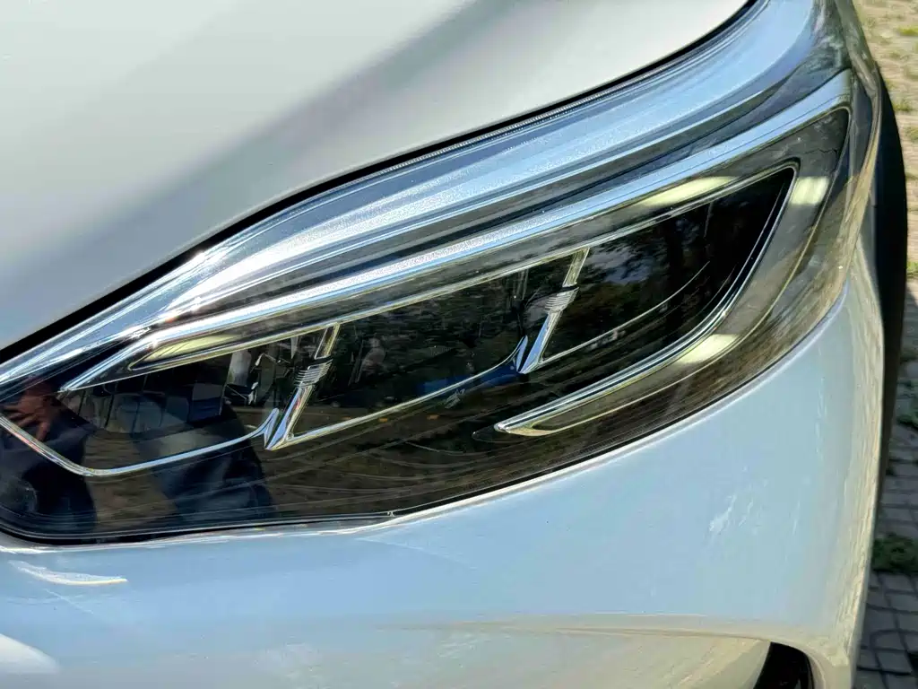Toyota Yaris L 2023 — фото 20