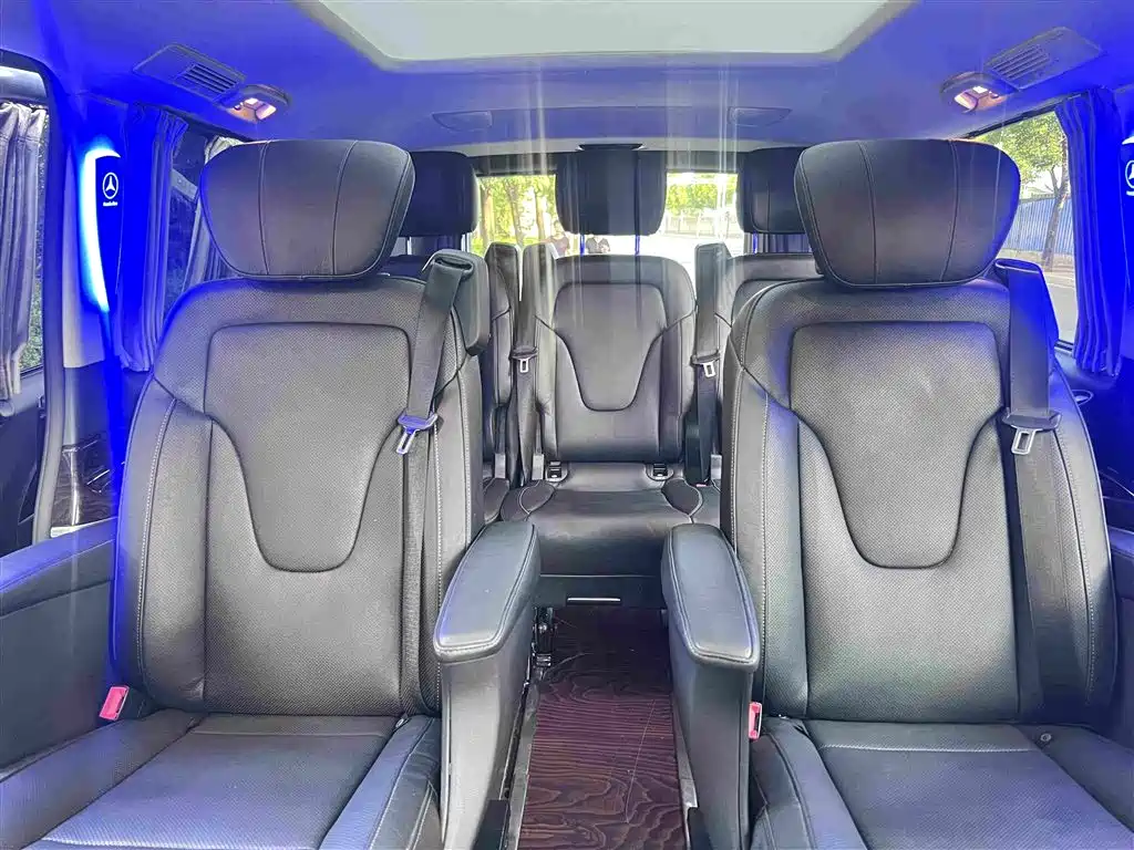 Mercedes-Benz V-Class 2018 — фото 12