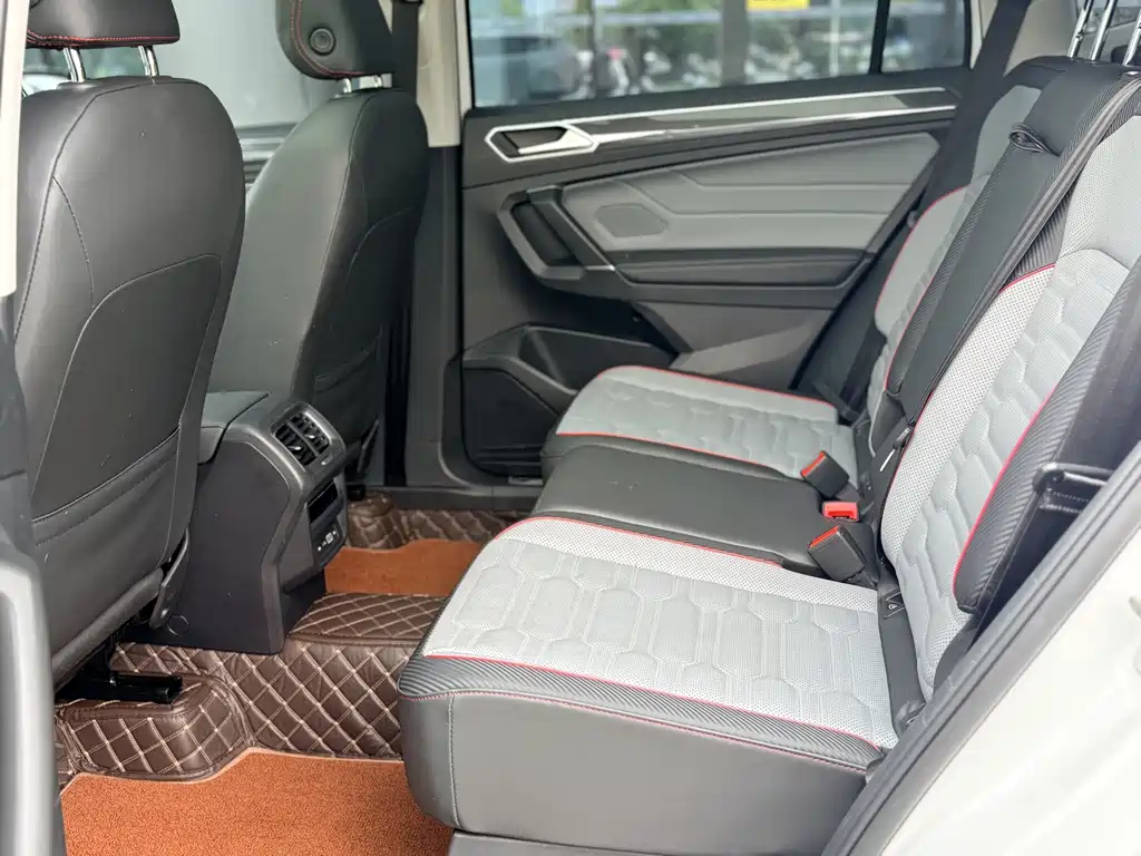Volkswagen Tiguan L 2023 — фото 14