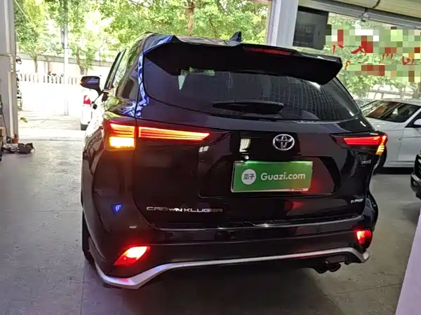 Toyota Crown Kluger 2024
