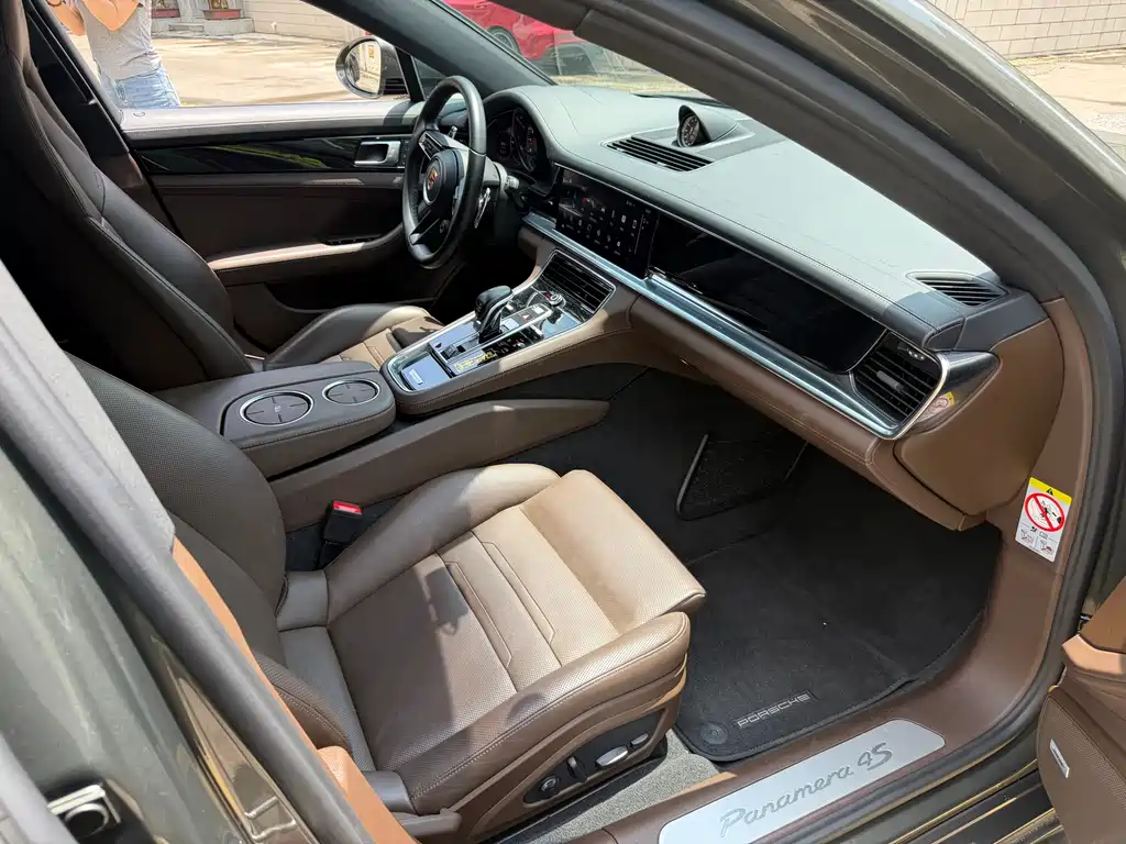 Porsche Panamera 2022