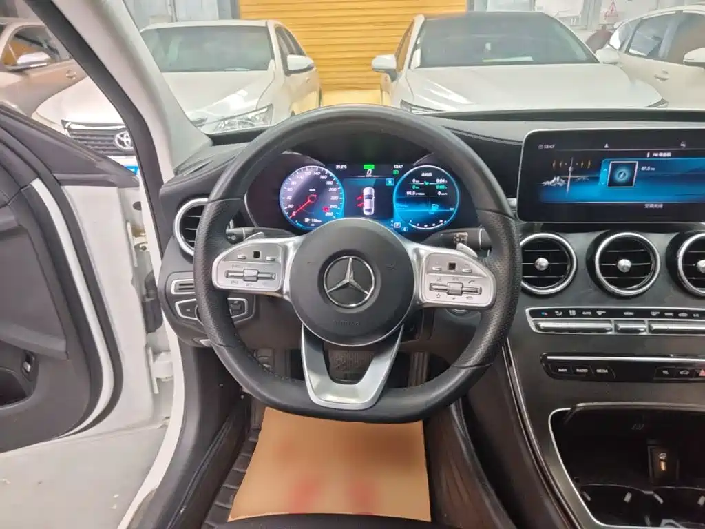 Mercedes-Benz C-Class 2020 — фото 11