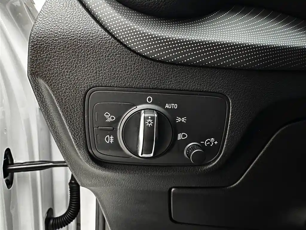 Audi Q2L 2022 — фото 18