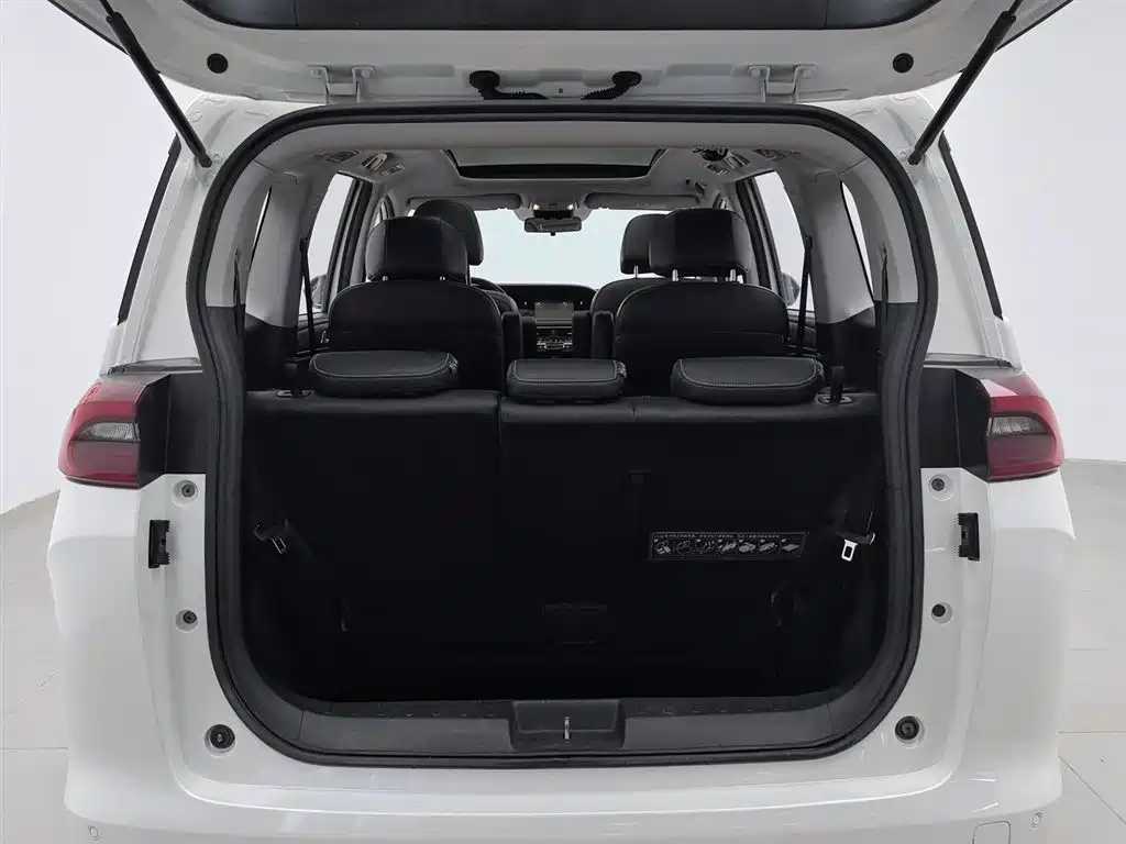 GAC Motor Trumpchi M6 2021 — фото 16