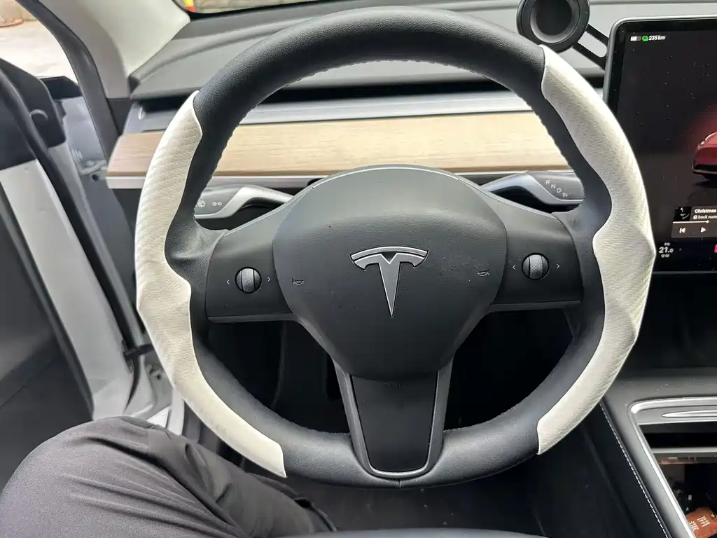 Tesla Model Y 2022 — фото 7