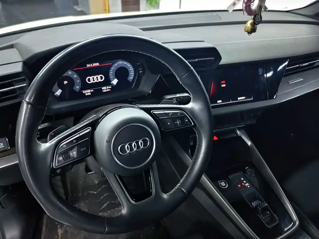 Audi A3 2023 — фото 12