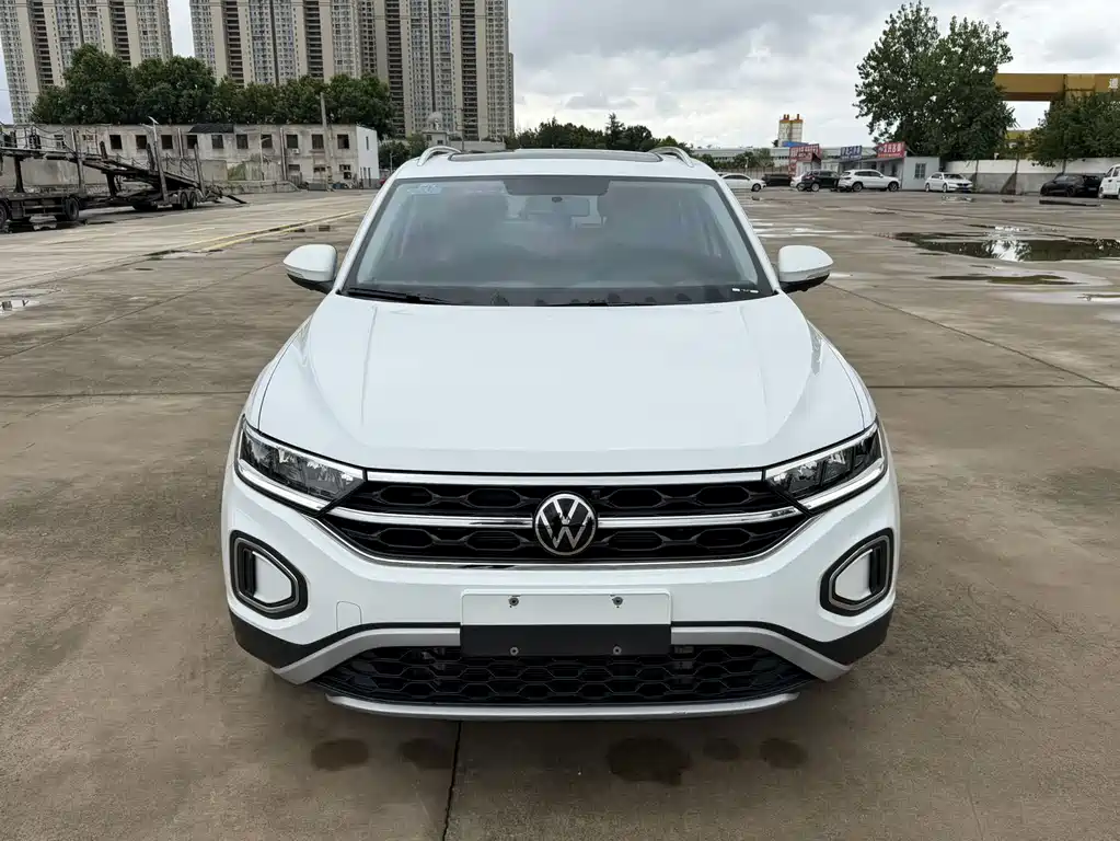 Volkswagen T-Roc 2023 — фото 2