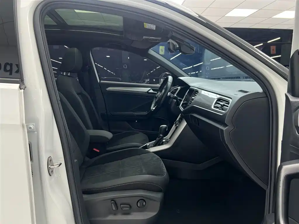 Volkswagen T-Roc 2022 — фото 22