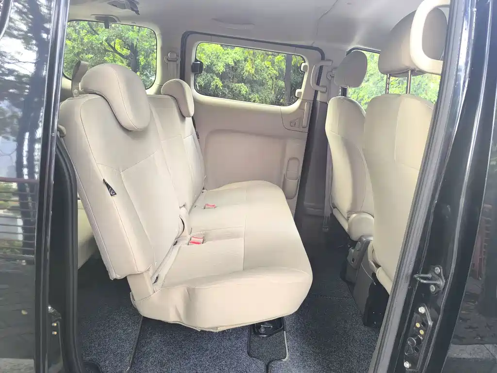 Nissan NV200 2018 — фото 12