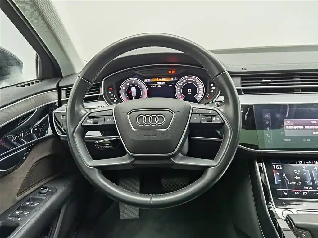 Audi A8 2019 — фото 11
