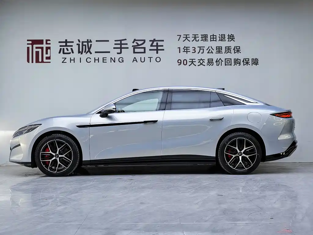 BYD Han L 2025