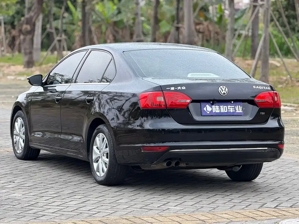 Volkswagen Sagitar 2013