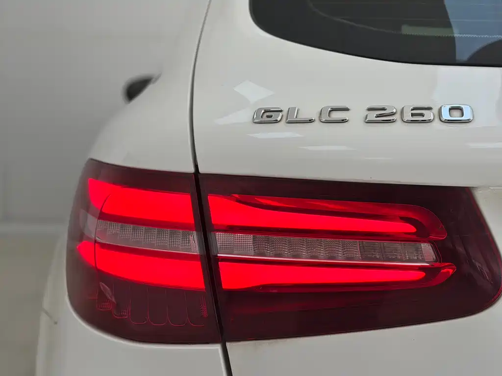 Mercedes-Benz GLC 2017 — фото 19