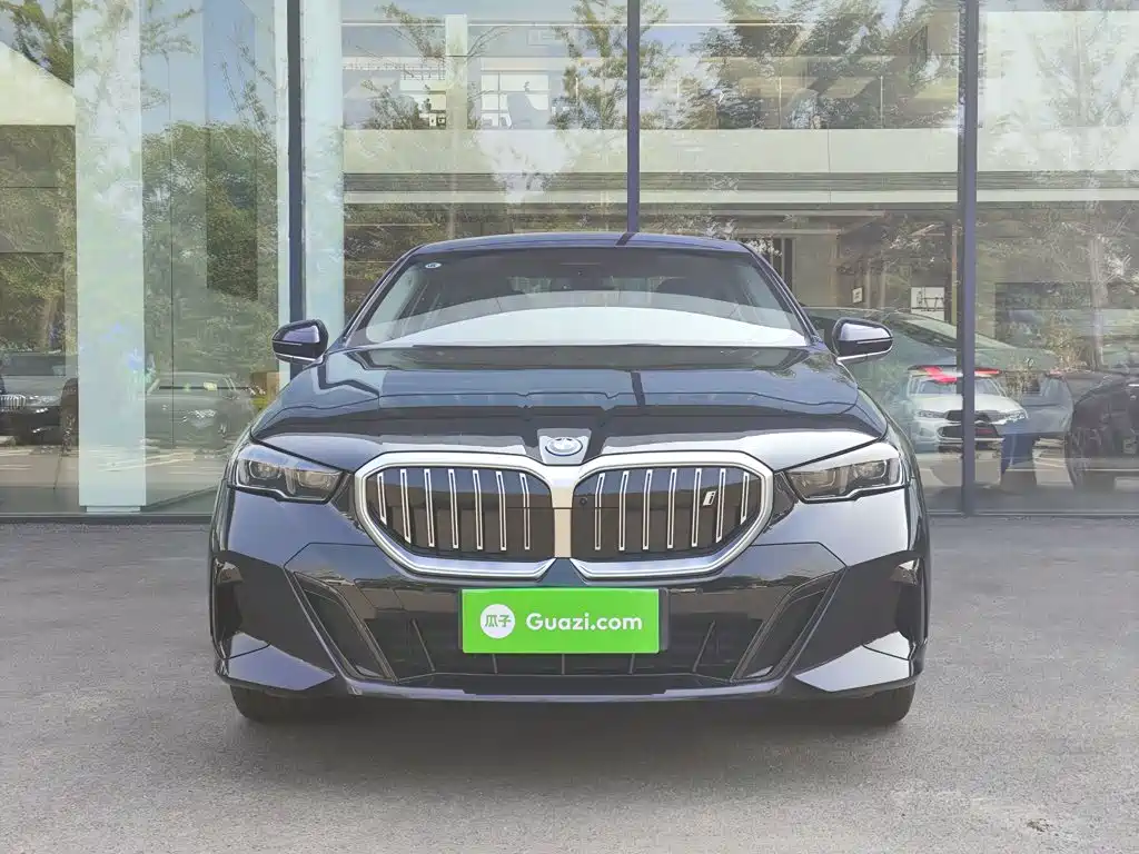 BMW i5 2025 — фото 3