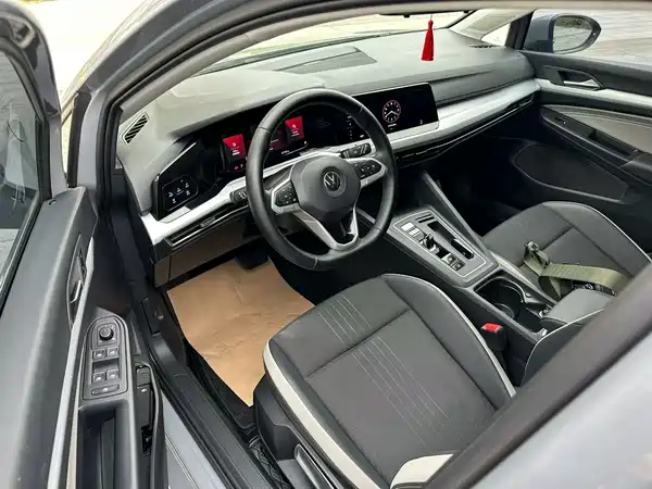 Volkswagen Golf 2021