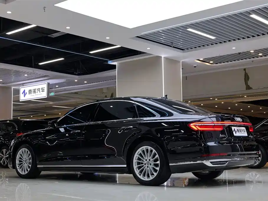 Audi A8 2020 — фото 5