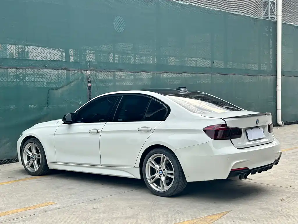 BMW 3 Series 2019 — фото 7
