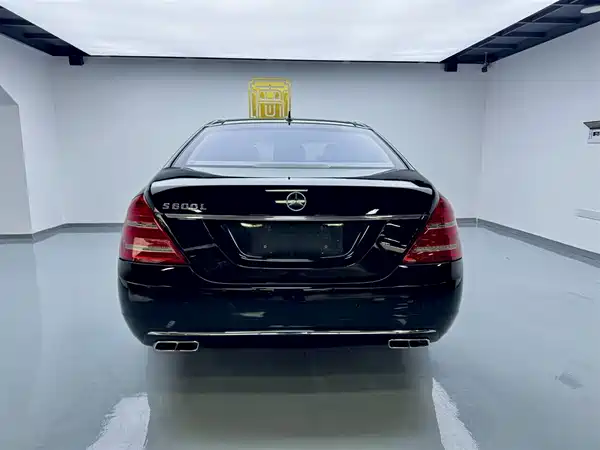 Mercedes-Benz S-Class 2010