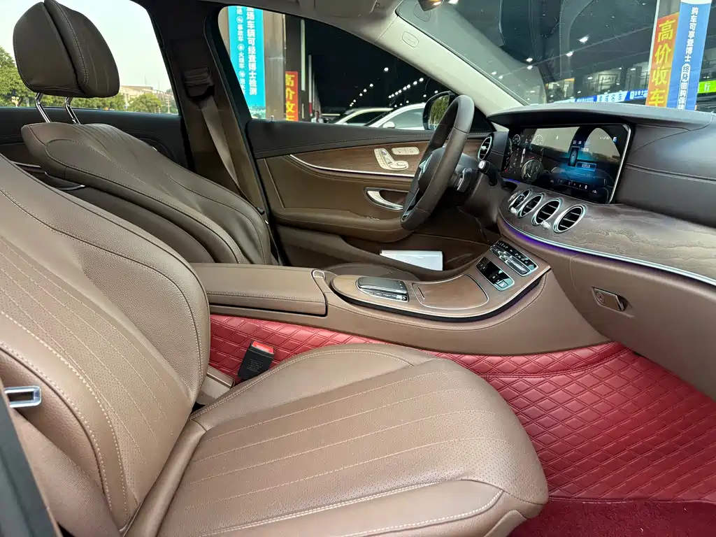 Mercedes-Benz E-Class 2023 — фото 12