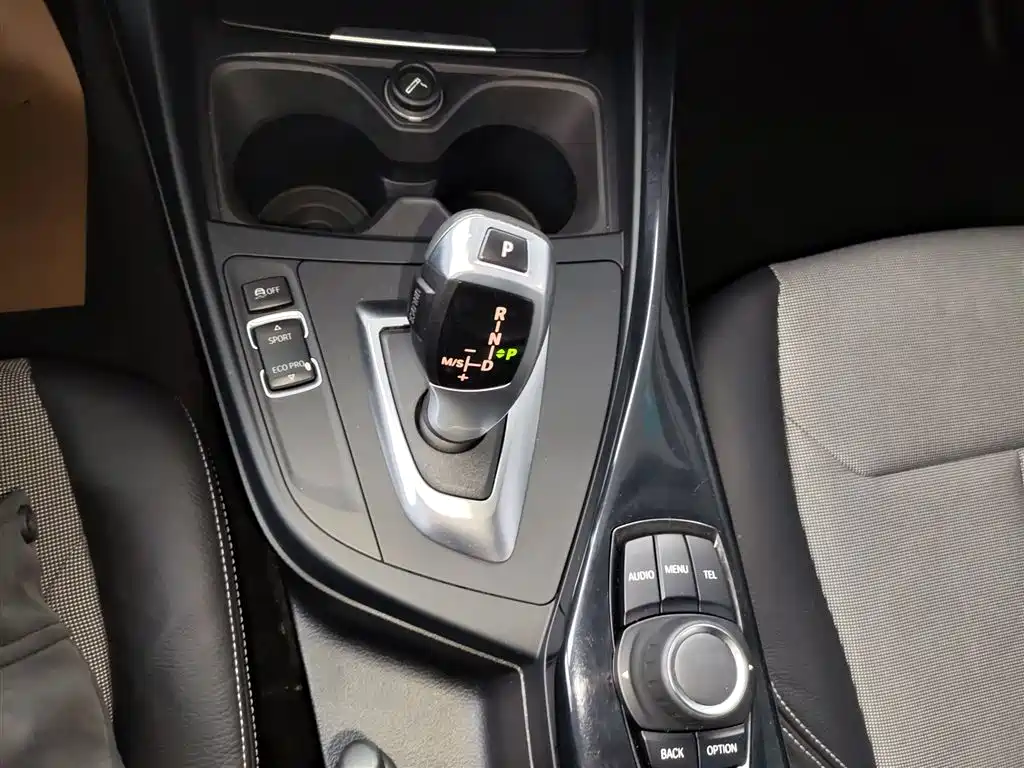 BMW 1 Series 2015 — фото 14