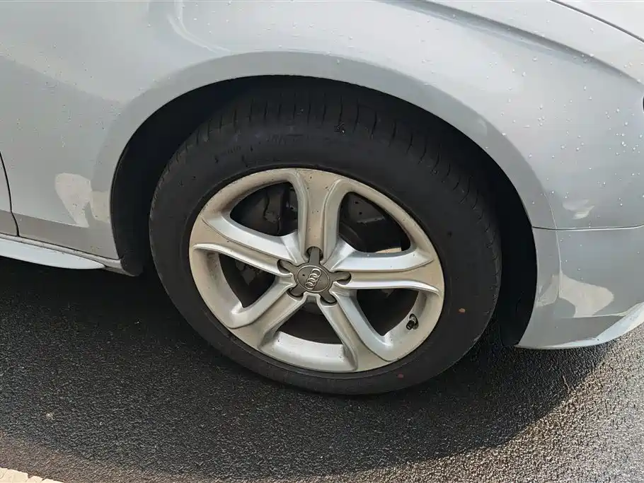 Audi A4L 2014