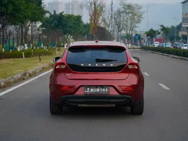 Volvo V40 2015
