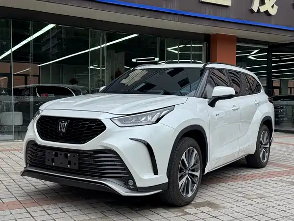 Toyota Crown Kluger 2024