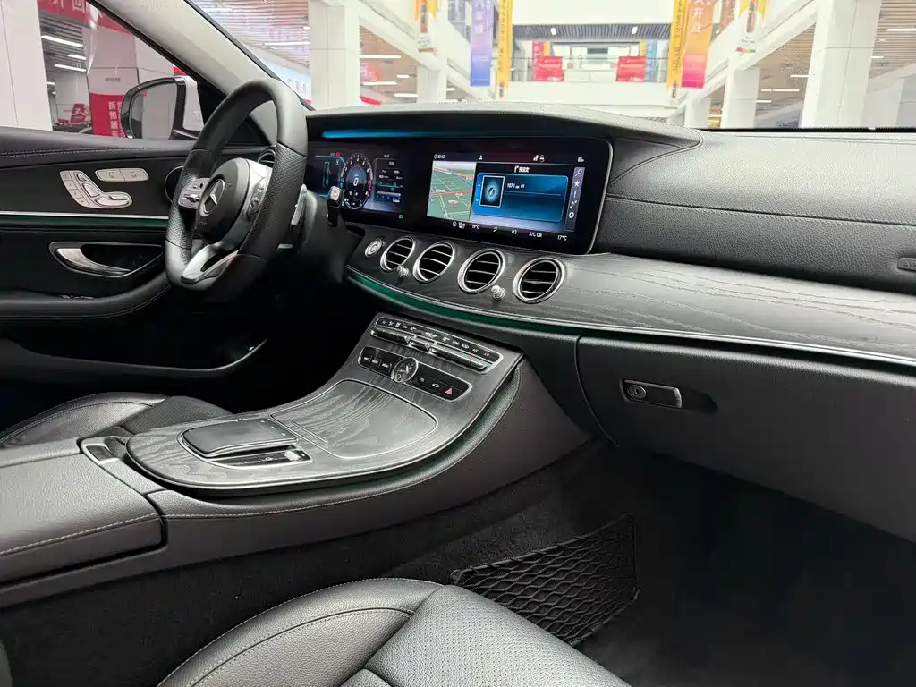 Mercedes-Benz E-Class 2019 — фото 9