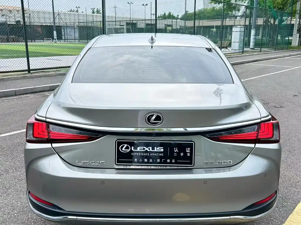 Lexus ES 2019 — фото 7