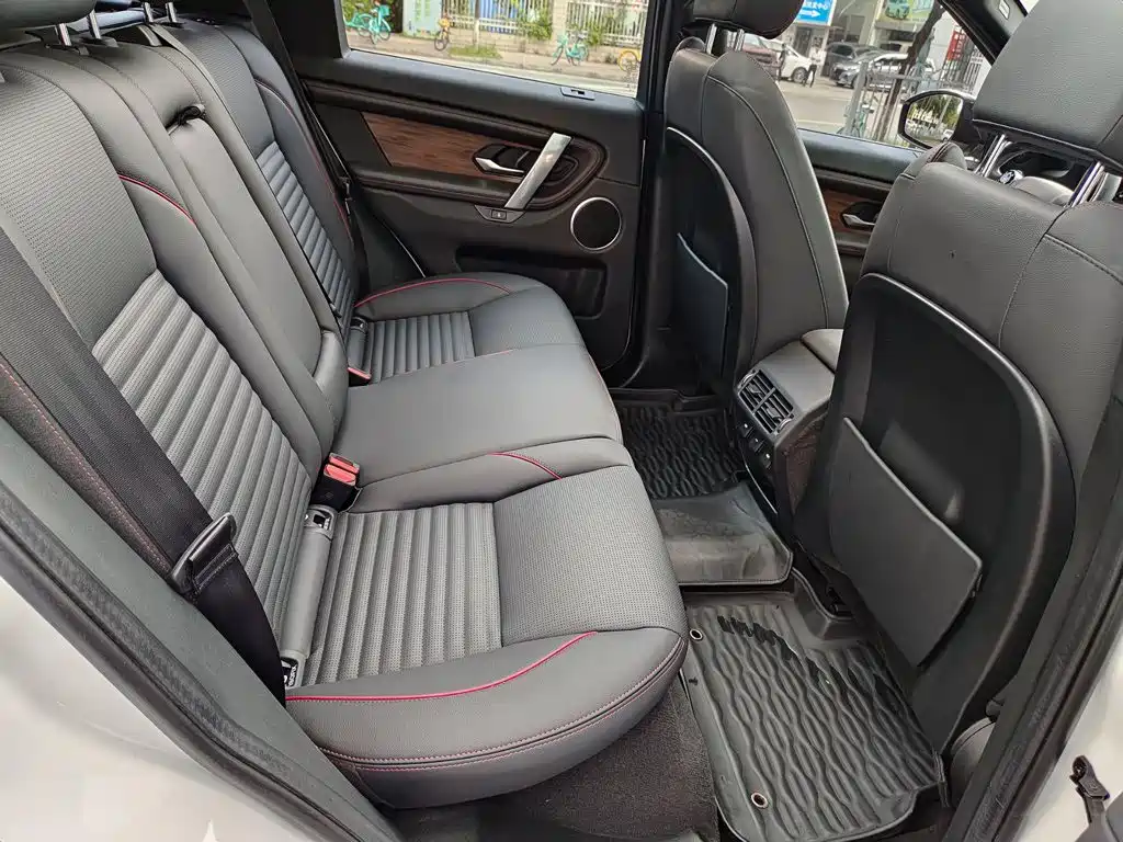 Land Rover Discovery Sport 2020 — фото 11