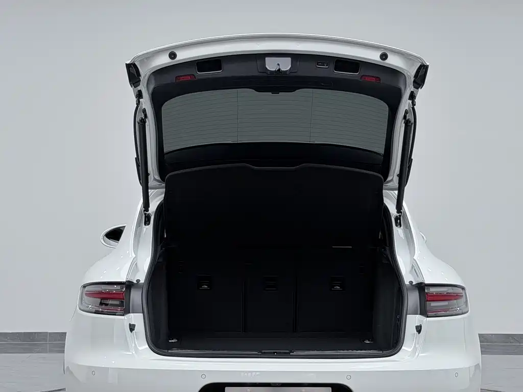 Porsche Macan 2021 — фото 23