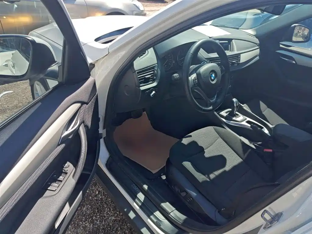 BMW X1 2015 — фото 16