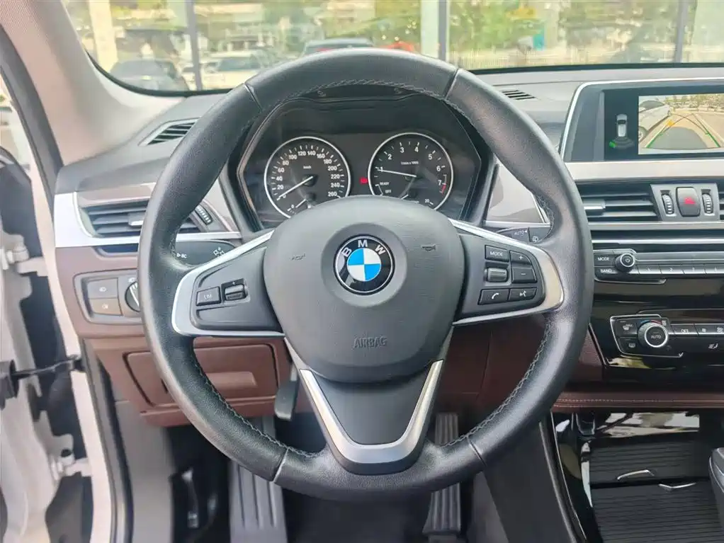BMW X1 2018 — фото 8
