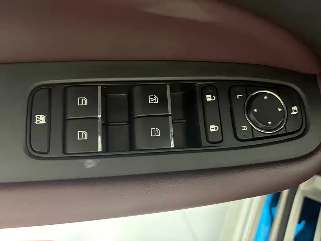 GAC Trumpchi M6 2022 — фото 11