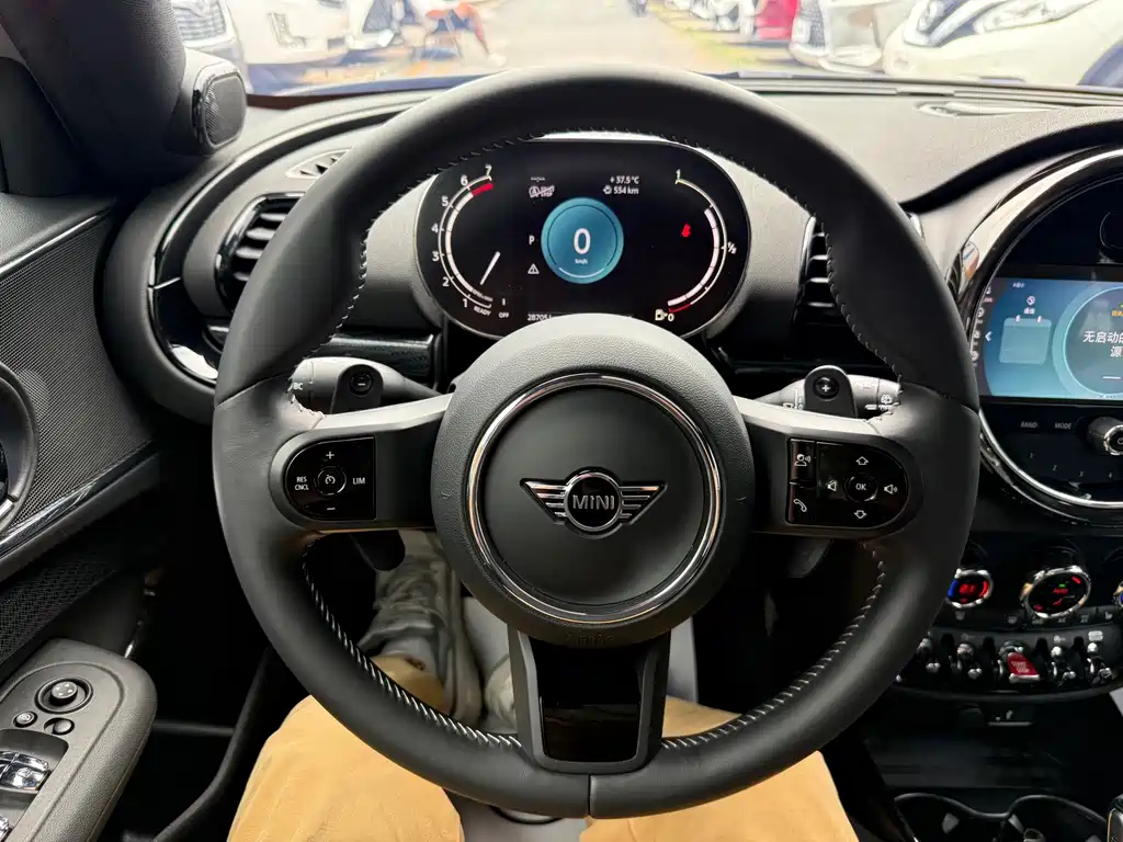 MINI Clubman 2024 — фото 16