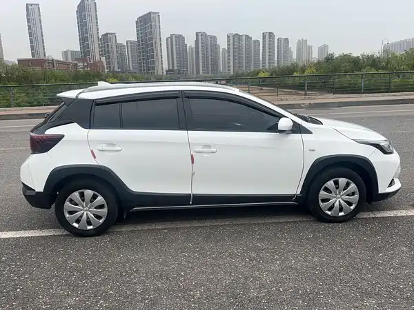 Toyota Yaris L 2022