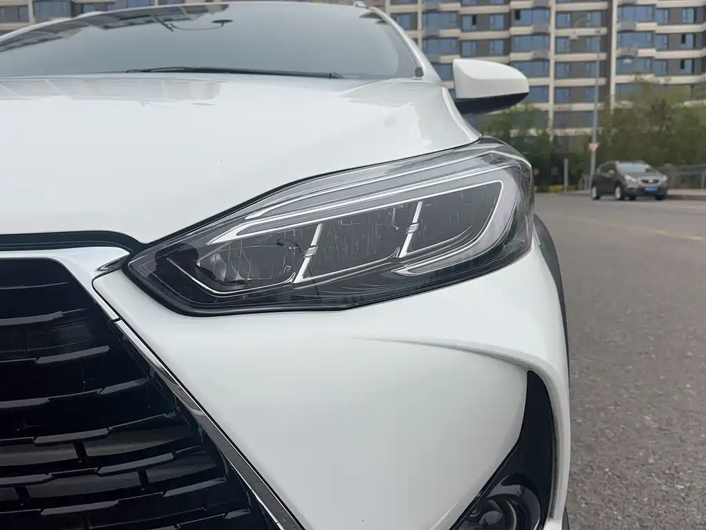 Toyota Yaris L 2022 — фото 24