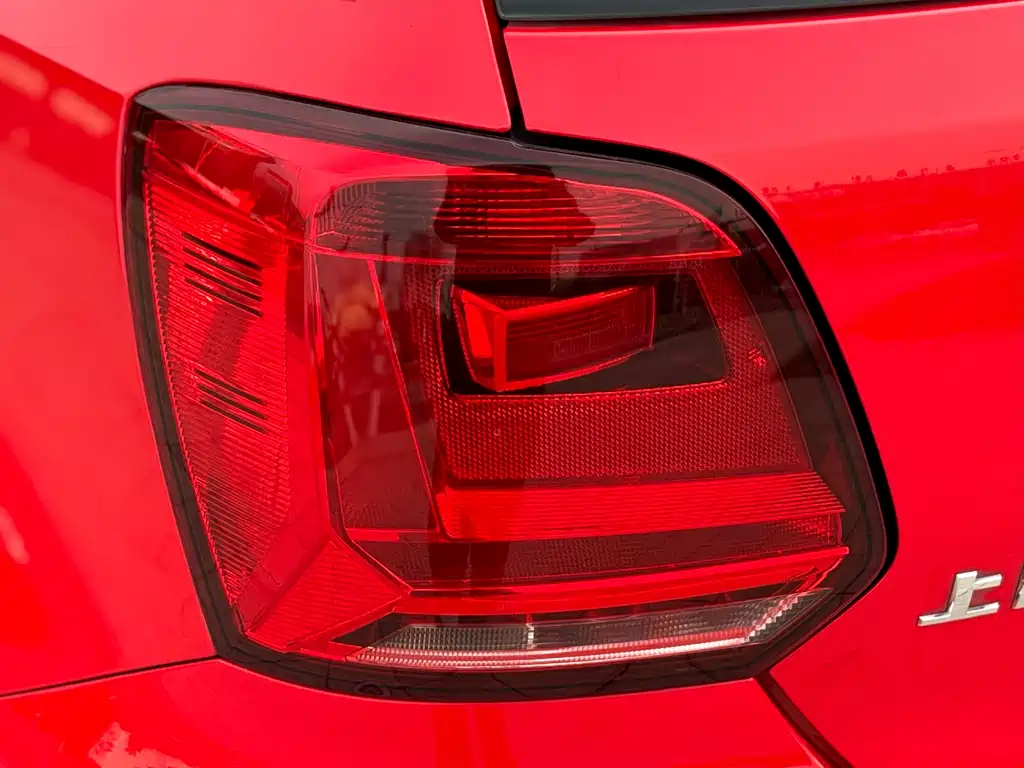 Volkswagen Polo 2017 — фото 9