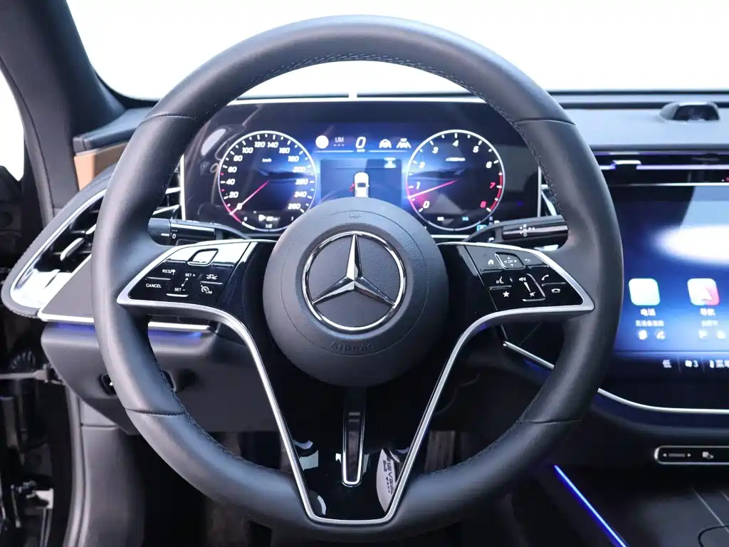 Mercedes-Benz E-Class 2025 — фото 16