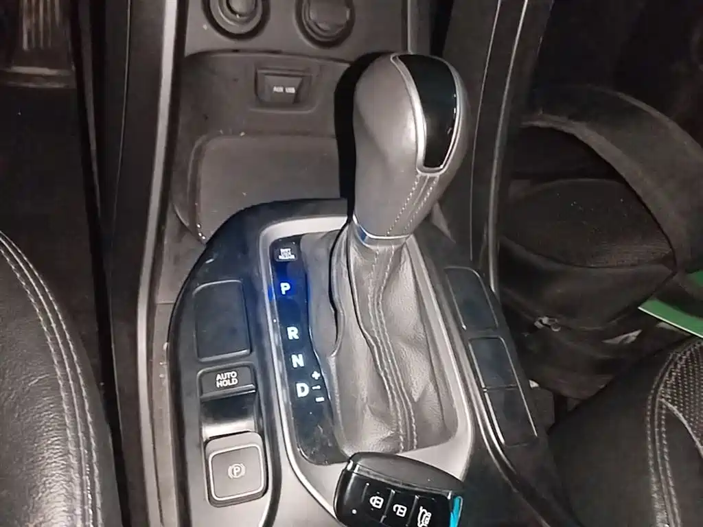 Hyundai Santa Fe 2015 — фото 14