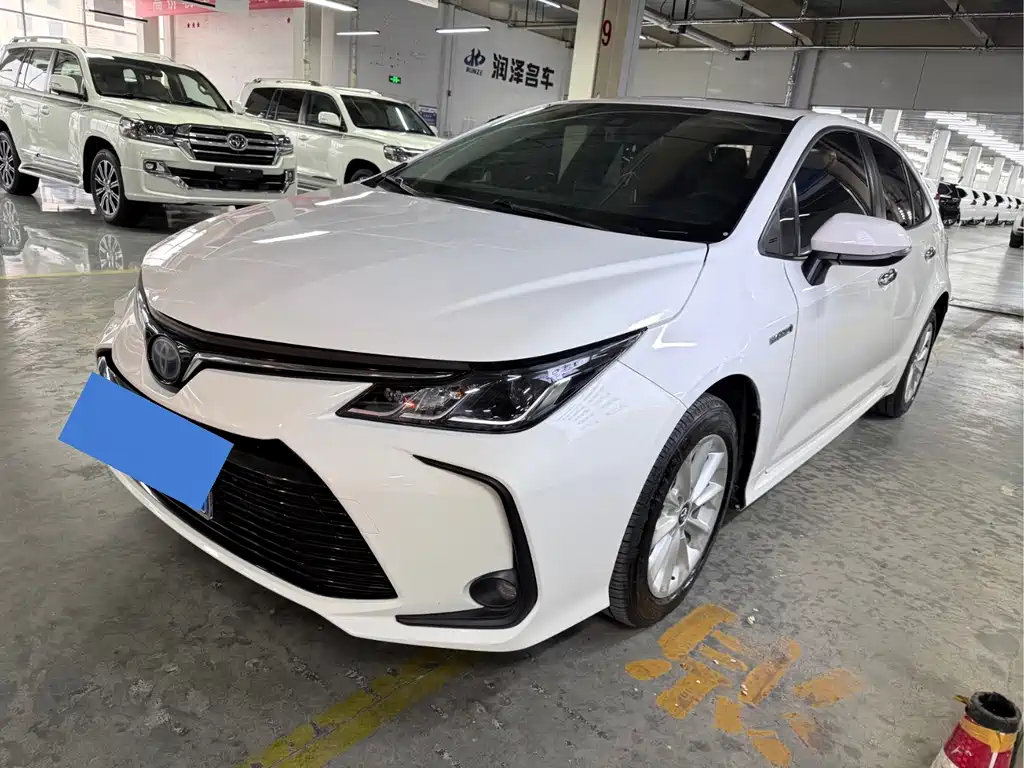 Toyota Corolla 2020 — фото 1