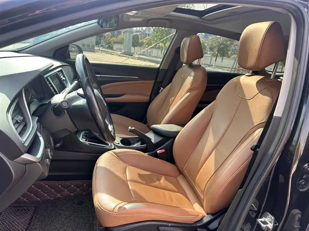 Buick Excelle 2017 — фото 18