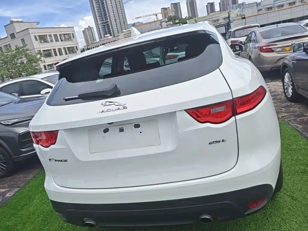 Jaguar F-PACE 2017