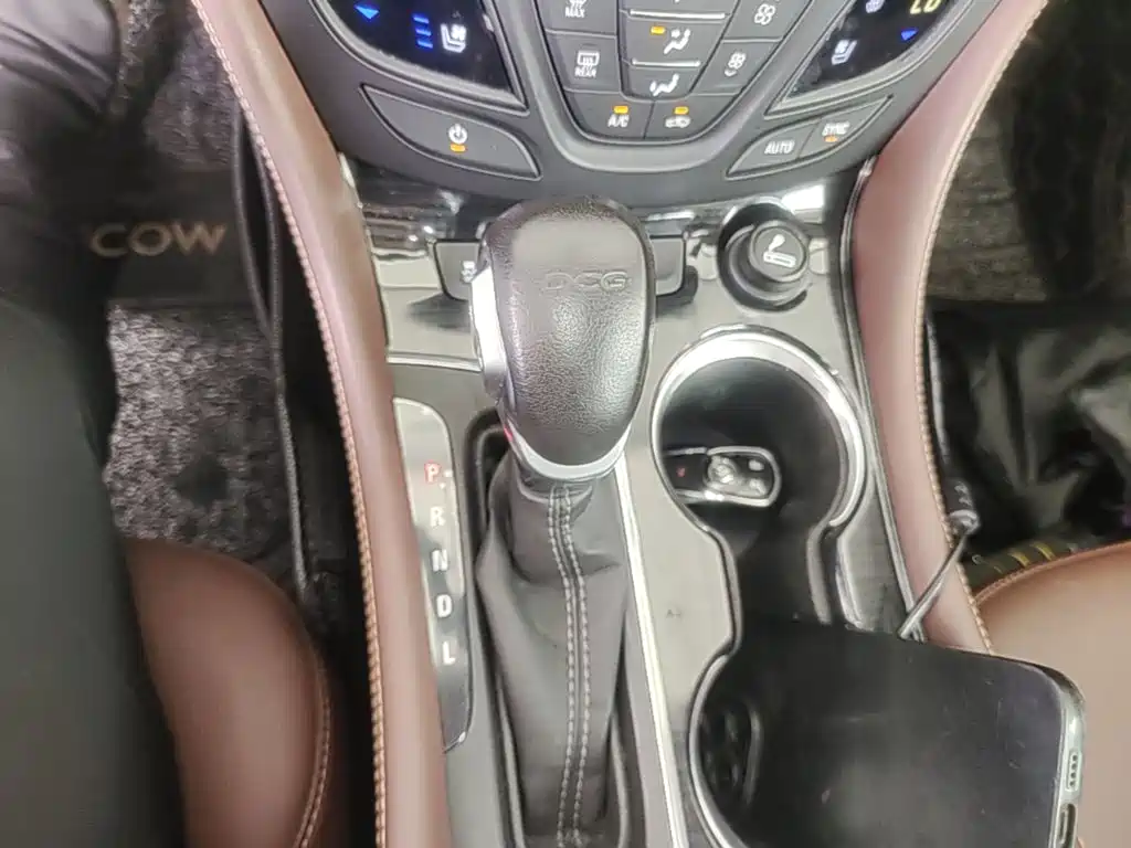 Buick Envision Plus 2020 — фото 14