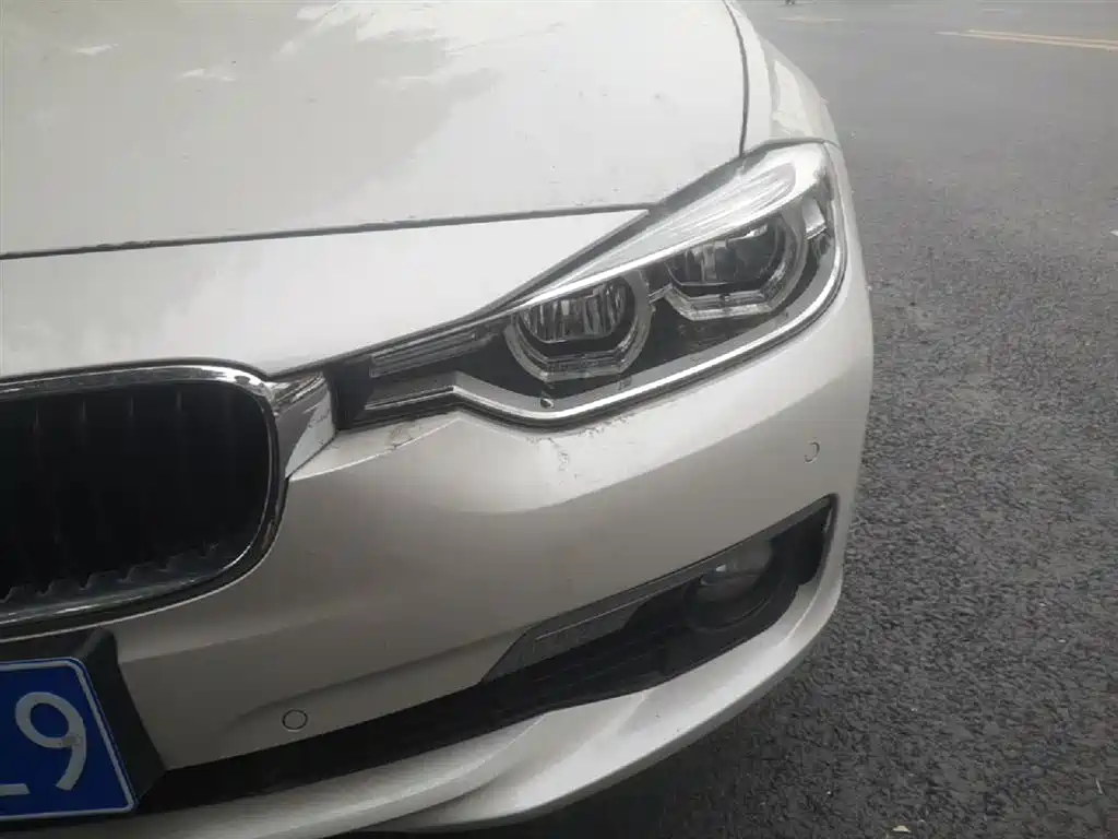 BMW 3 Series 2017 — фото 18