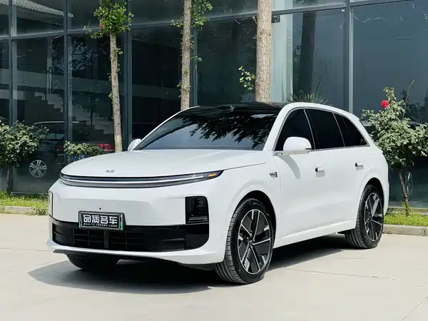 Li Auto L6 2025